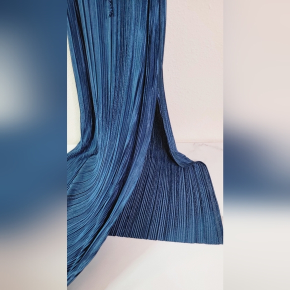 Sincerely Jules - Belted Pleated Maxi Dress - Teal Blue - Size SMALL - Picture 9 of 12